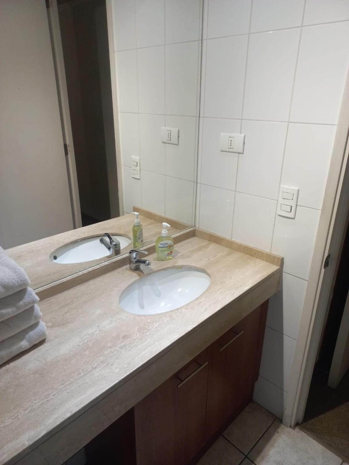 Apart Hotel Agustinas Plaza Сантяго Екстериор снимка